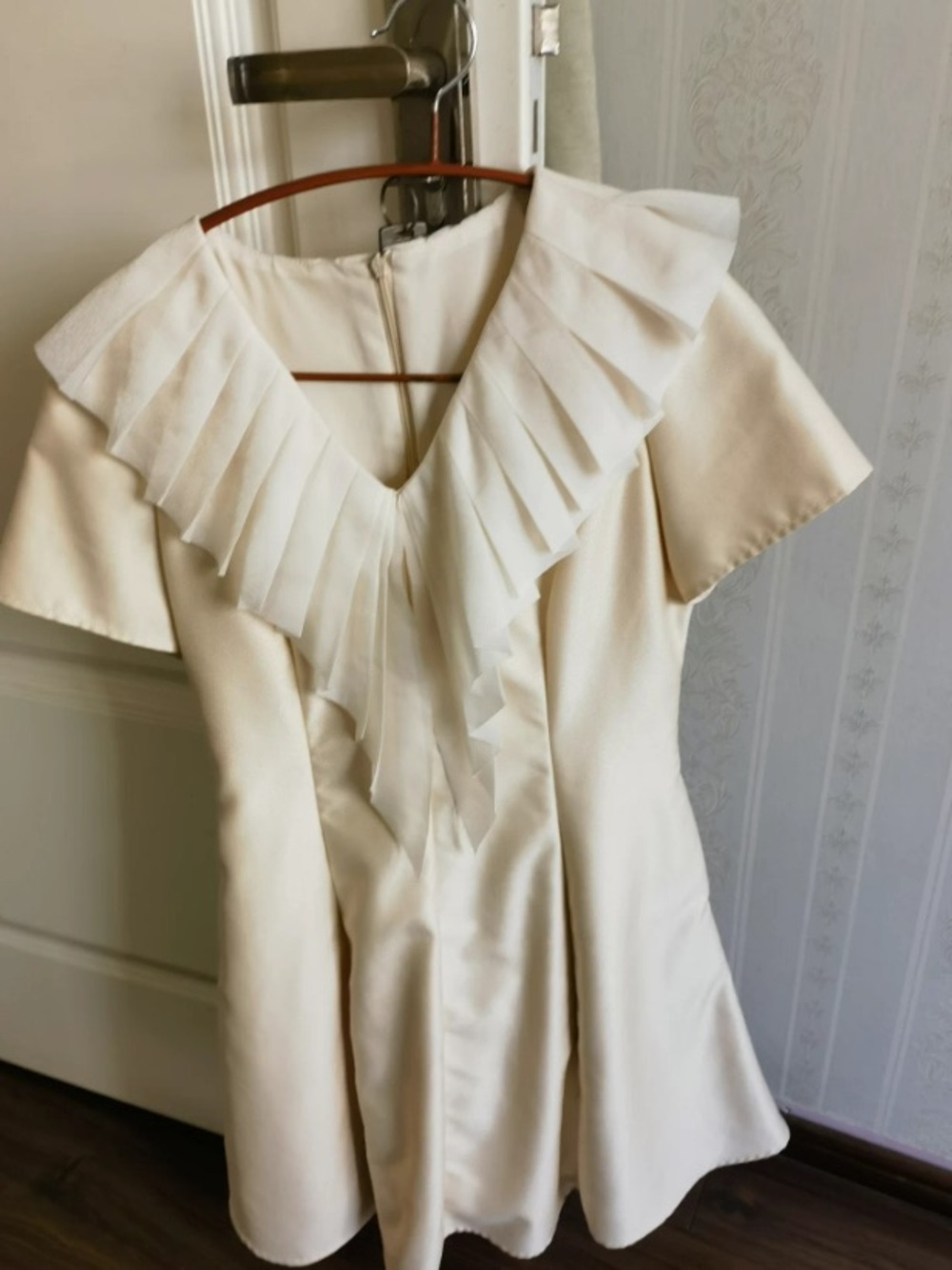 Cream Ruffle V-Neck Short Sleeve Dress